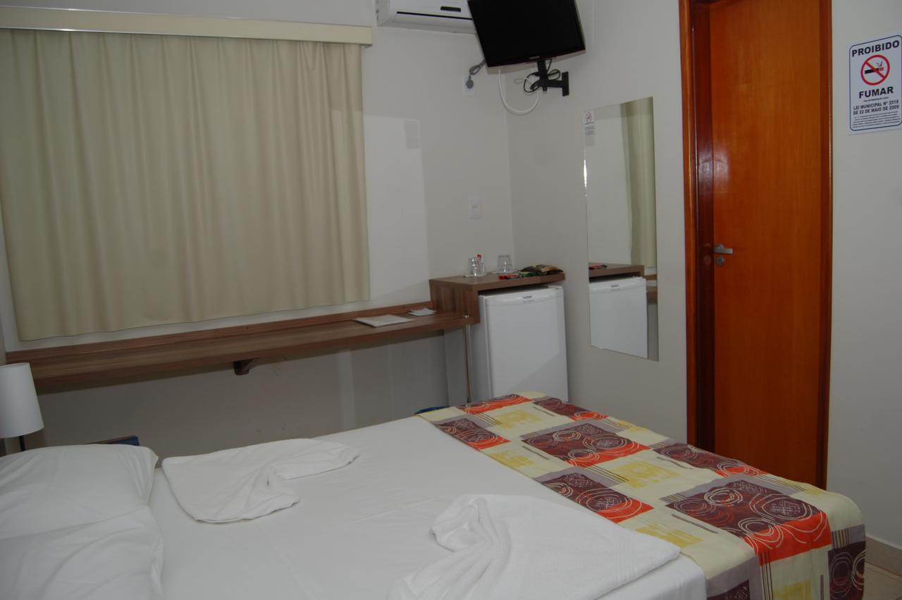 Beira Lago Palace Hotel Morrinhos  Εξωτερικό φωτογραφία